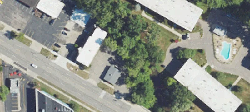 32300 Grand Riv Ave