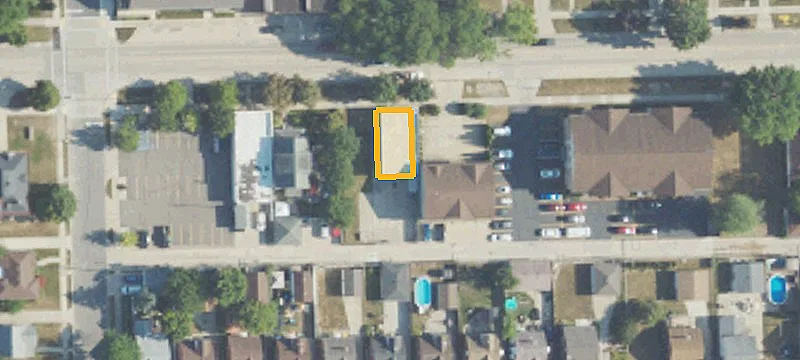 1777 Oak St