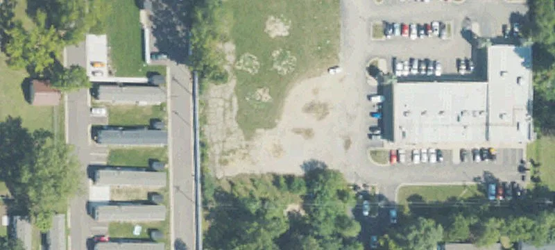 825 Grand Riv