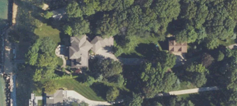 4153 Lakeshore Dr