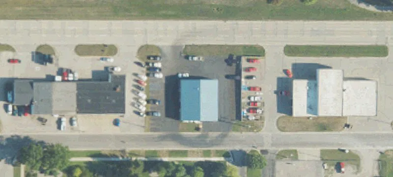 402 Lyon Rd