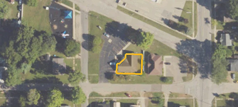 32 Cass St