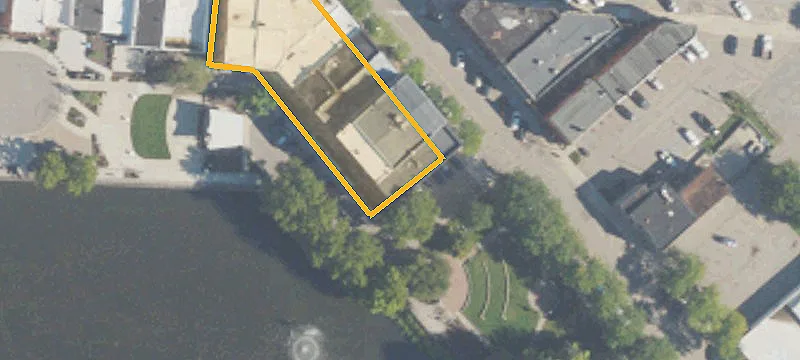 137 Brady St