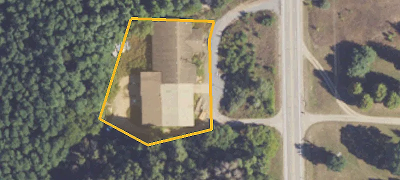 2438 Blue Star Hwy