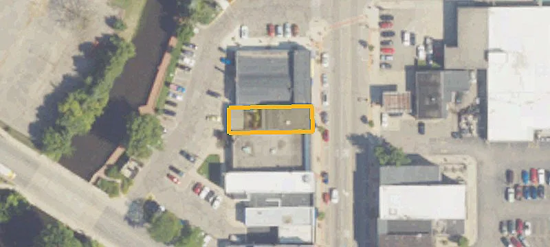 152 Main St