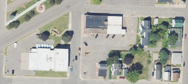 218 2nd St