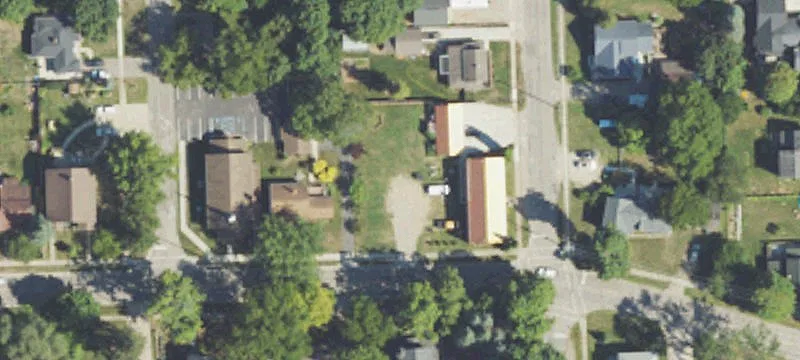 301 Es Holly Rd