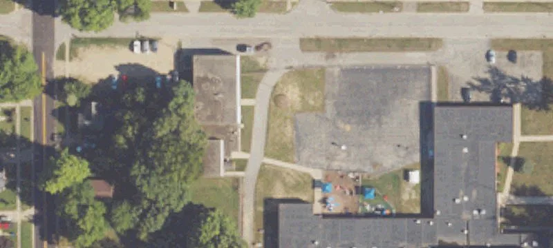 305 Douglas St