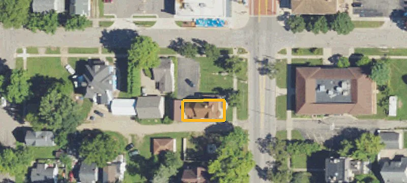 504 Superior St