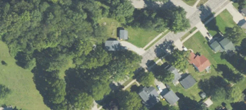 890 Un St
