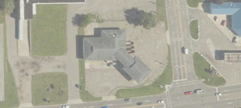 1050 Columbia W Ave
