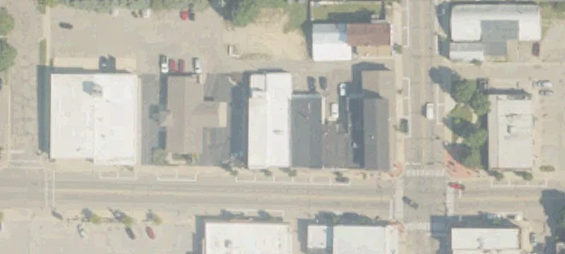 122 Superior St