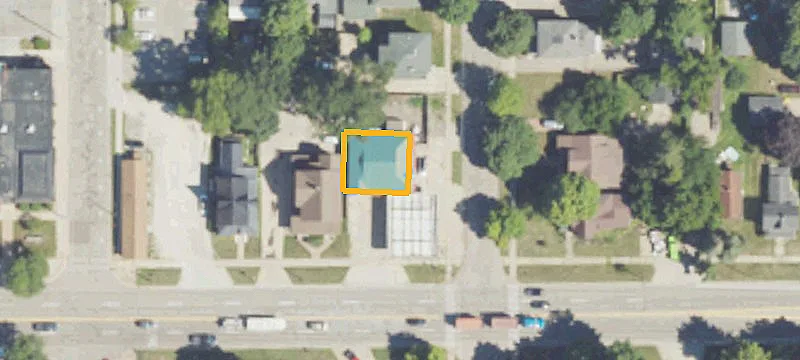221 Lawrence Ave