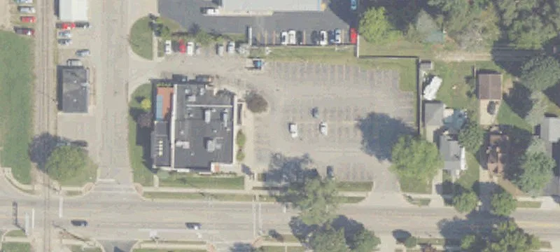 700 Superior St