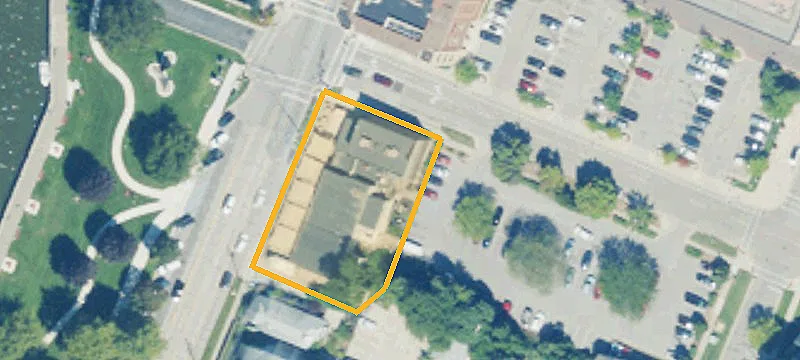 10 Franklin Ave