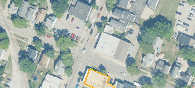 711 Columbus Ave