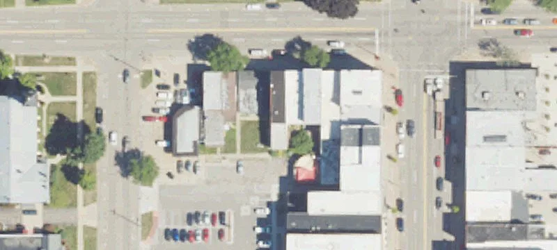 113 Lawrence Ave