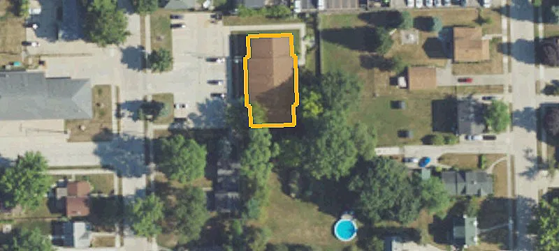 121 Renshaw Ave