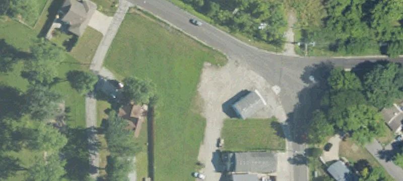 Pointe Aux Peaux