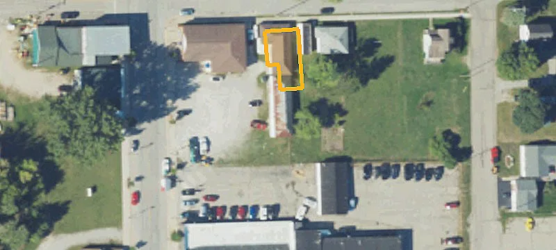 307 2nd St