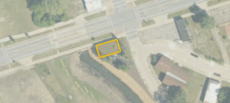 396 Main St