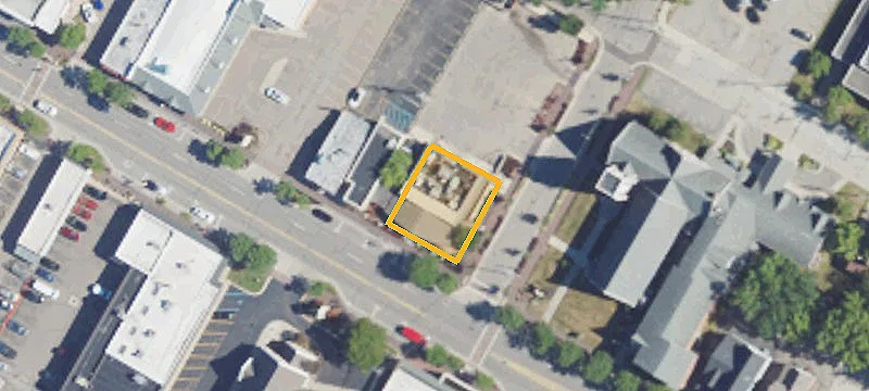 33200 Grand Riv Ave