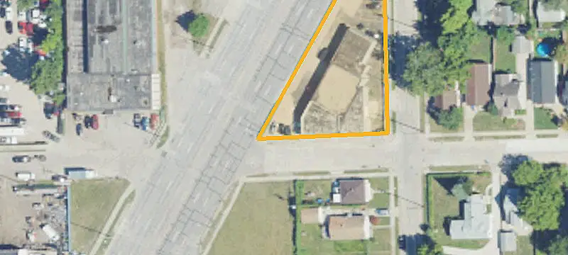 21424 Groesbeck Hwy