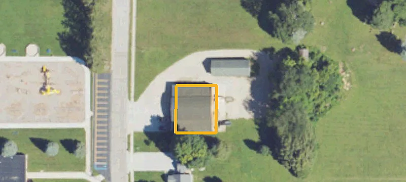 62 Elder Ave