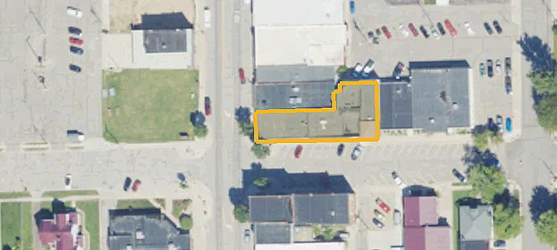 3049 Main St