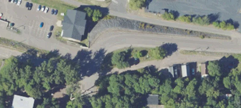 49 Lakeshore Dr