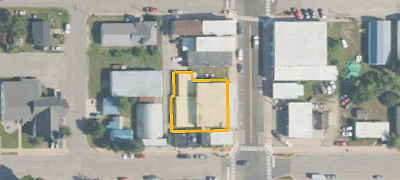 2423 Main St