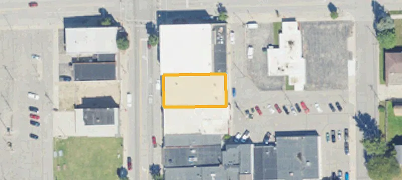 3021 Main St