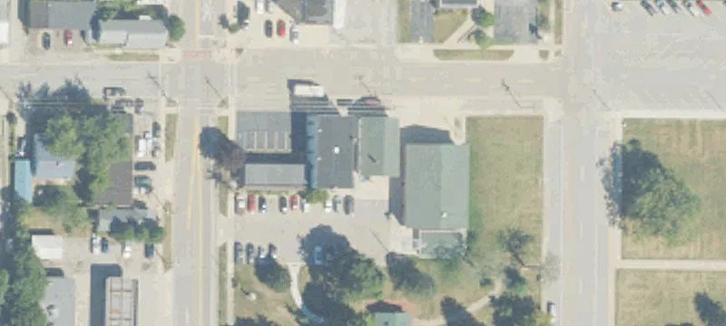 8 Linden E St