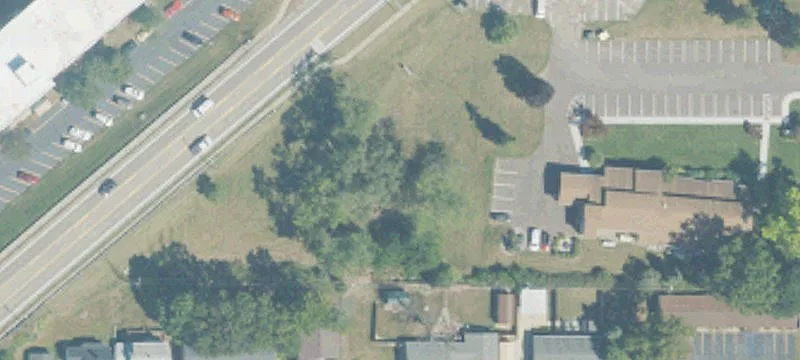 2703 Lakeshore Dr