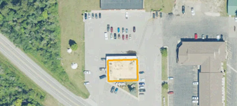 607 Lakeshore Dr