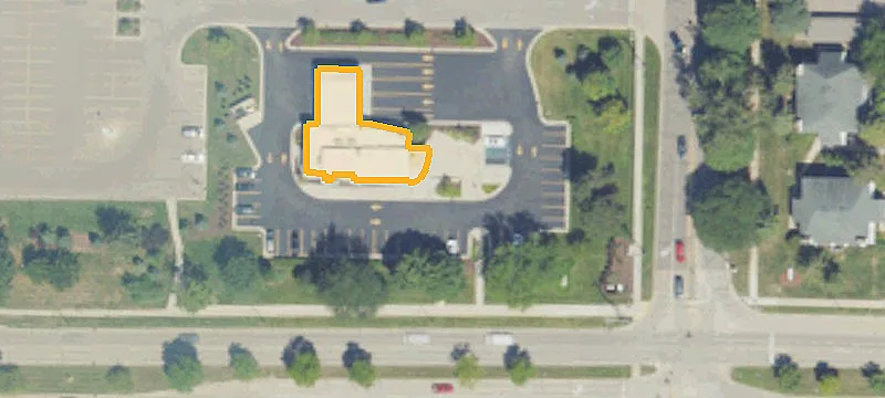 1300 Lk Lansing Rd