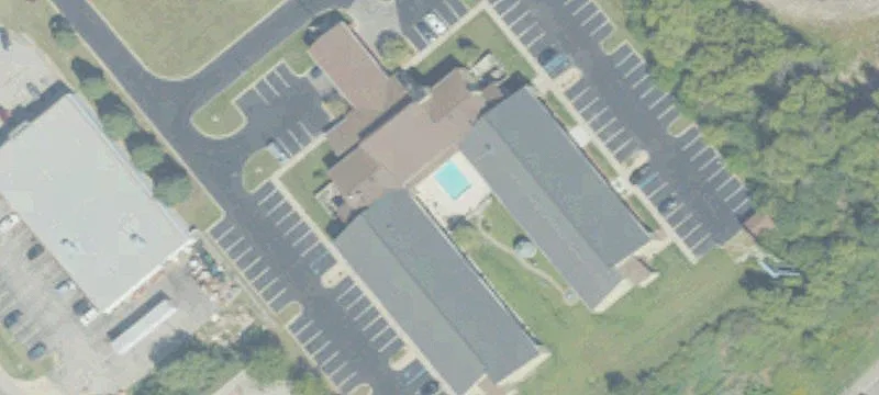 1592 Mall Dr