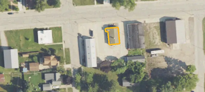 1746 Main St