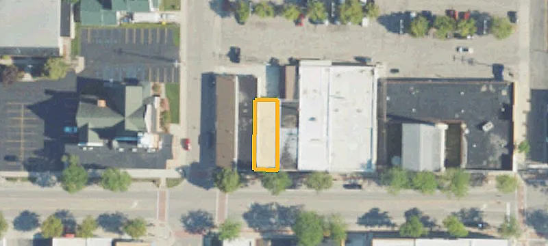 128 Superior St