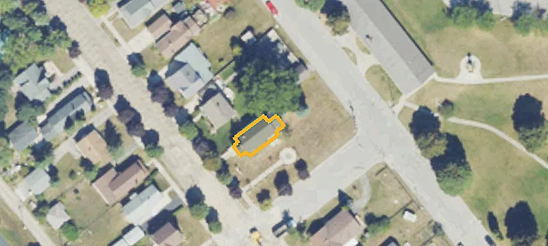 120 1st St