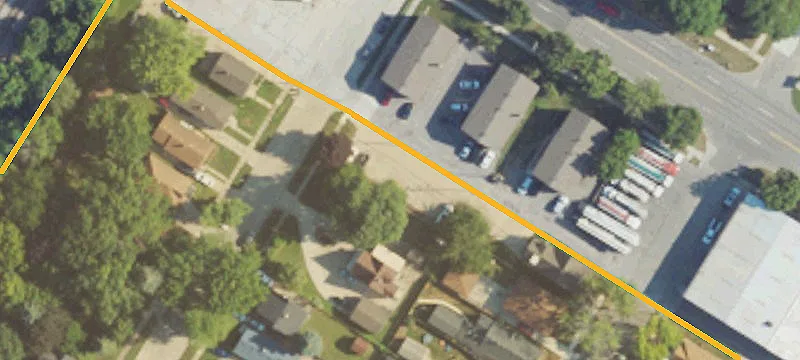 18542 Robert St