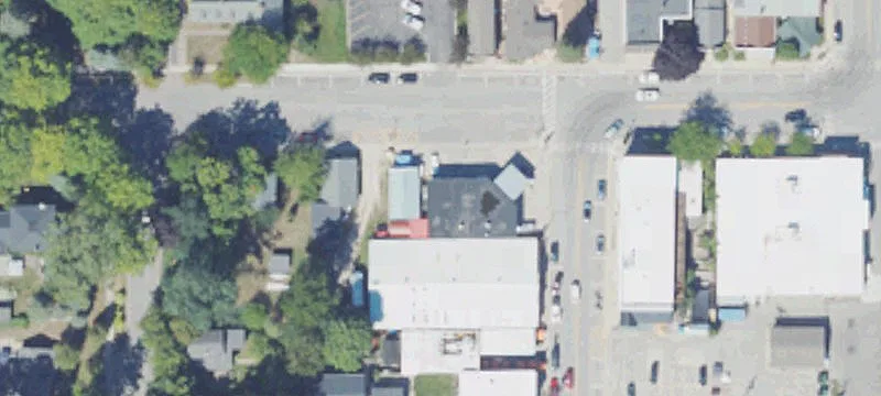 102 Waukazoo St