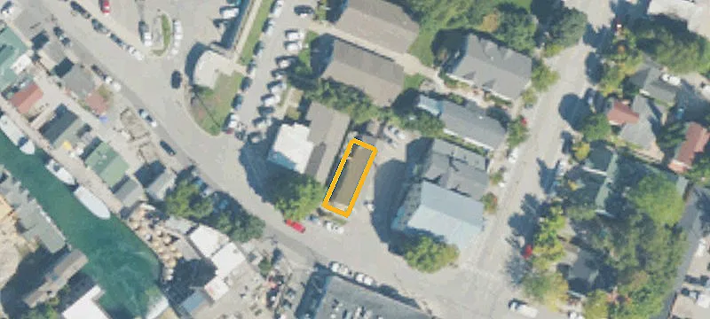 104 Riv St
