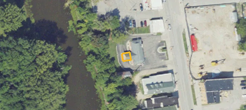 37 Howard Ave