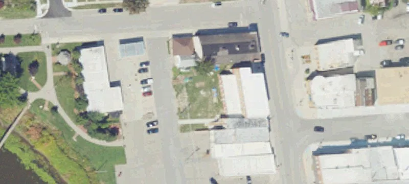 87 Howard Ave