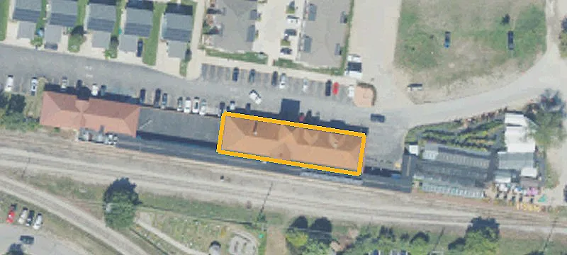 642 Railroad Pl