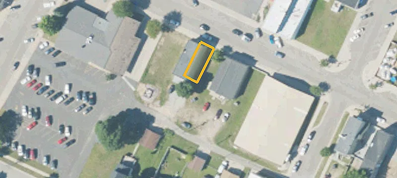 124 Superior St