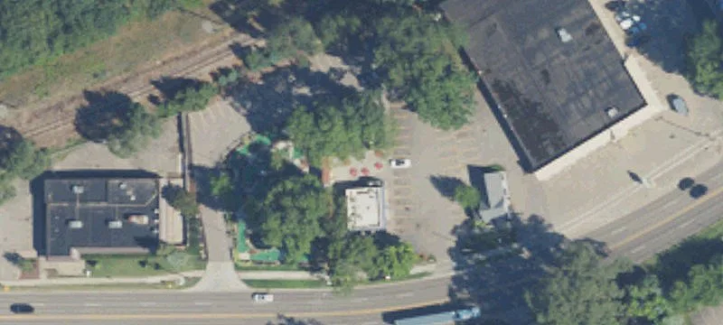 365 Douglas Ave