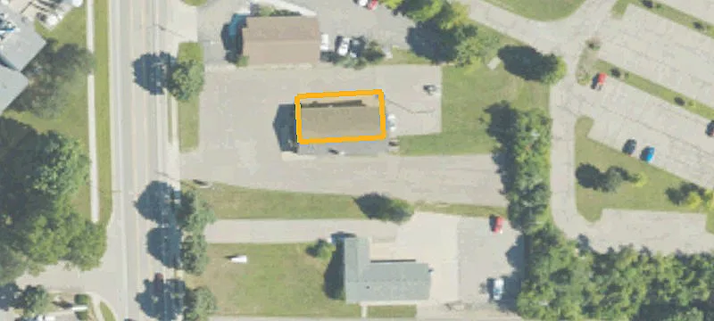 1386 Main St