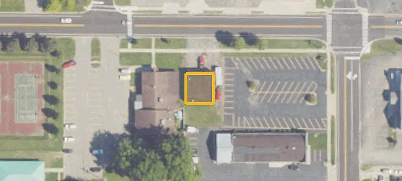 120 Woodlawn Ave